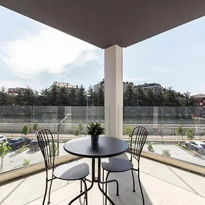 https://modern-apt-with-terrace-and-parking.it-lombardy.com